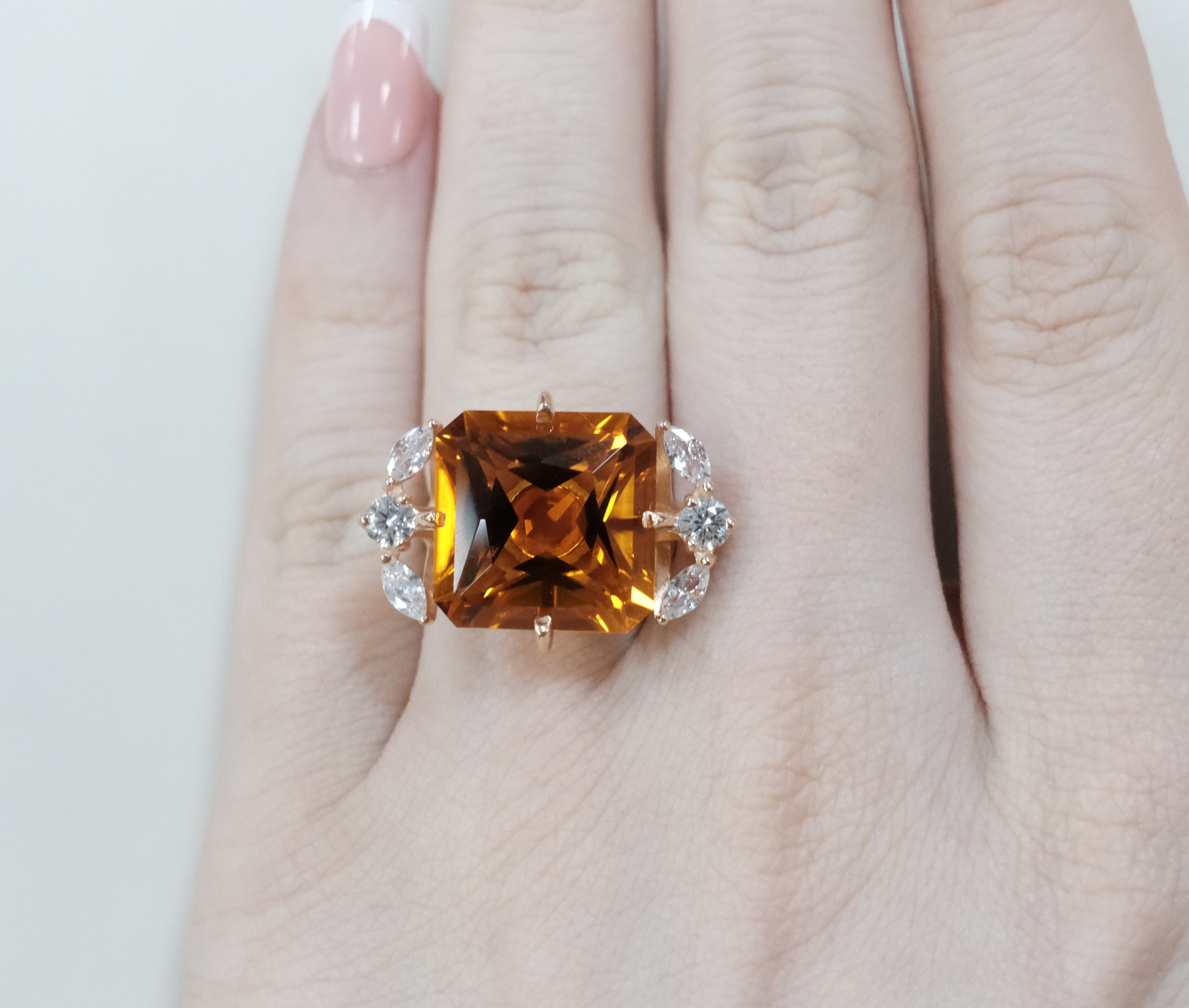 Серебряное кольцо с цитрином